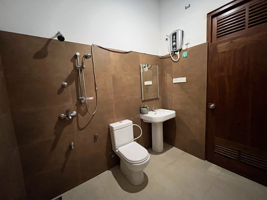 Villa Dinoos- Weligama