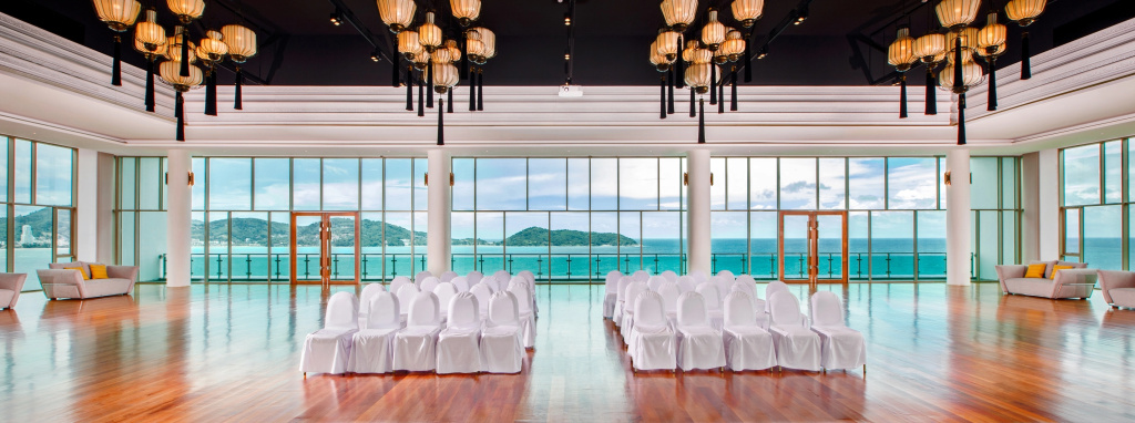Отель Wyndham Grand Phuket Kalim Bay
