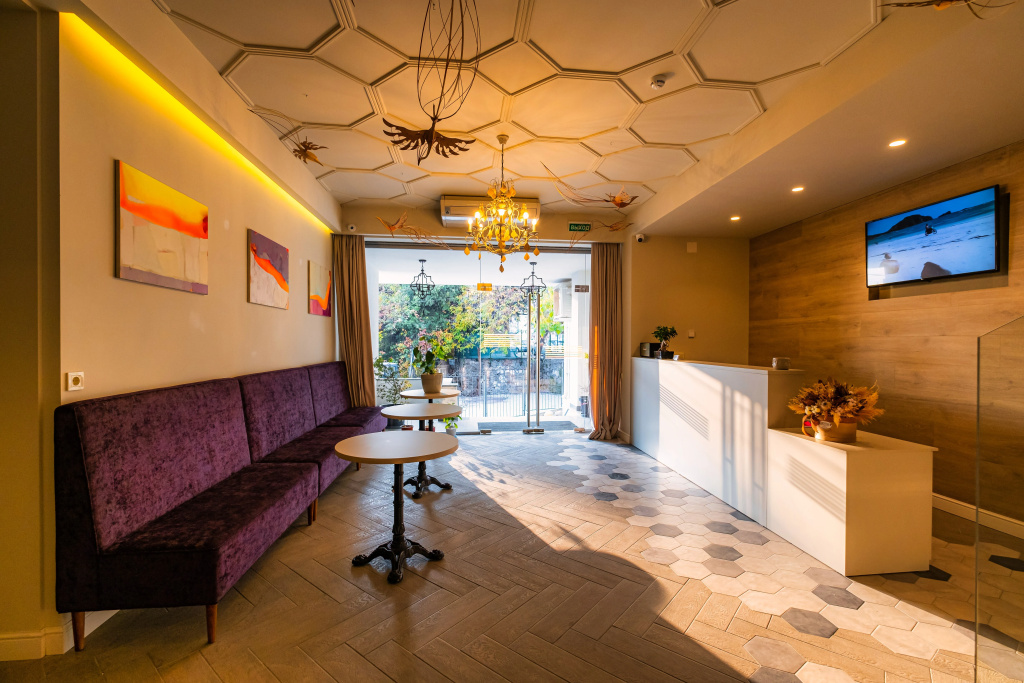 Seven Hotel