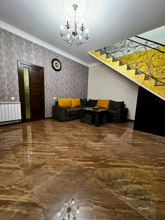 Частный Дом New 3 bedroom house each room rentable separately