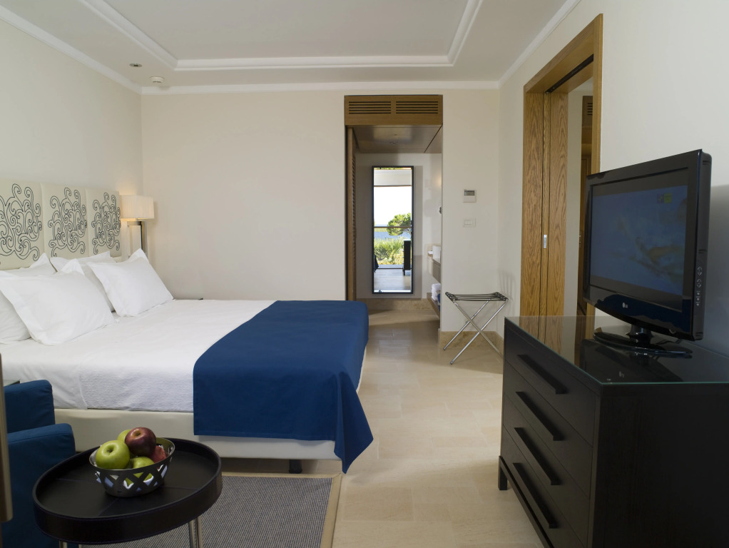 Kernos Beach Hotel & Bungalows