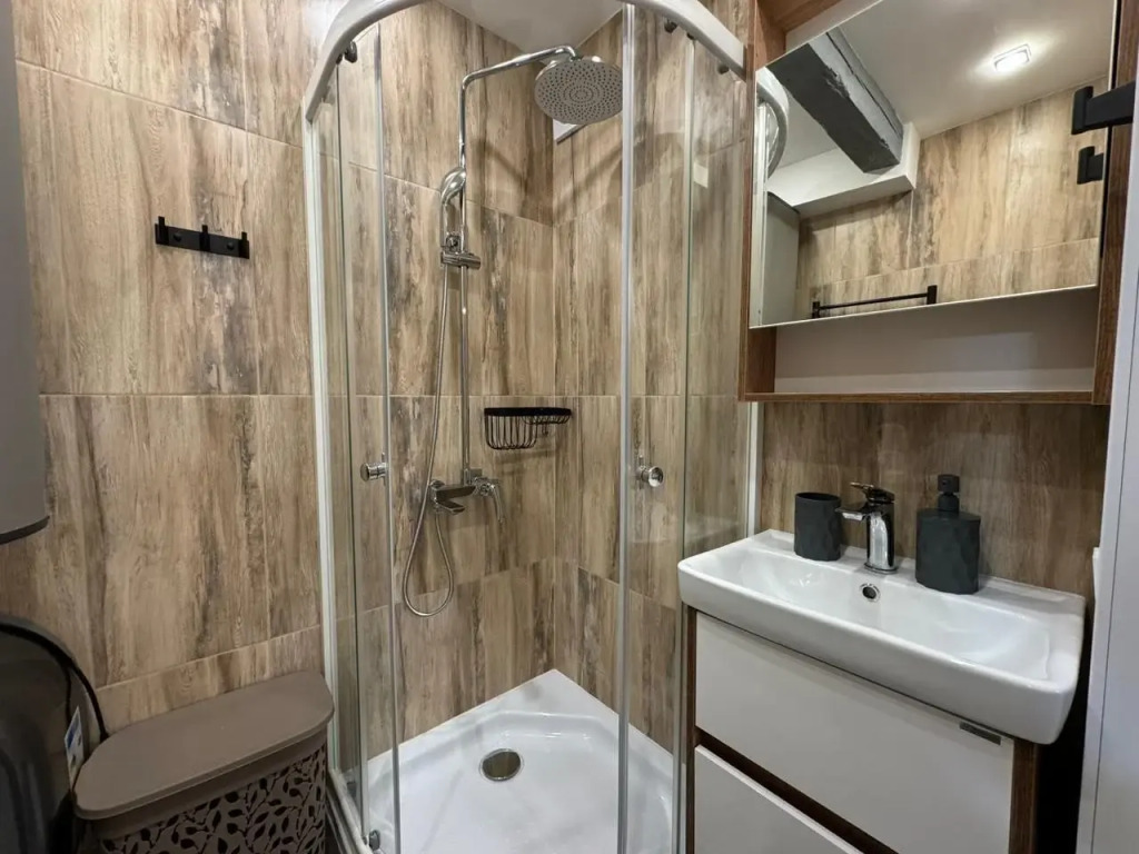 Квартира Jennifer Apartment. Стильная атмосферная рядом с морем и парком