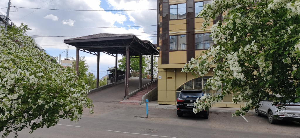 Квартира Просторная с Великолепным Видом на Город