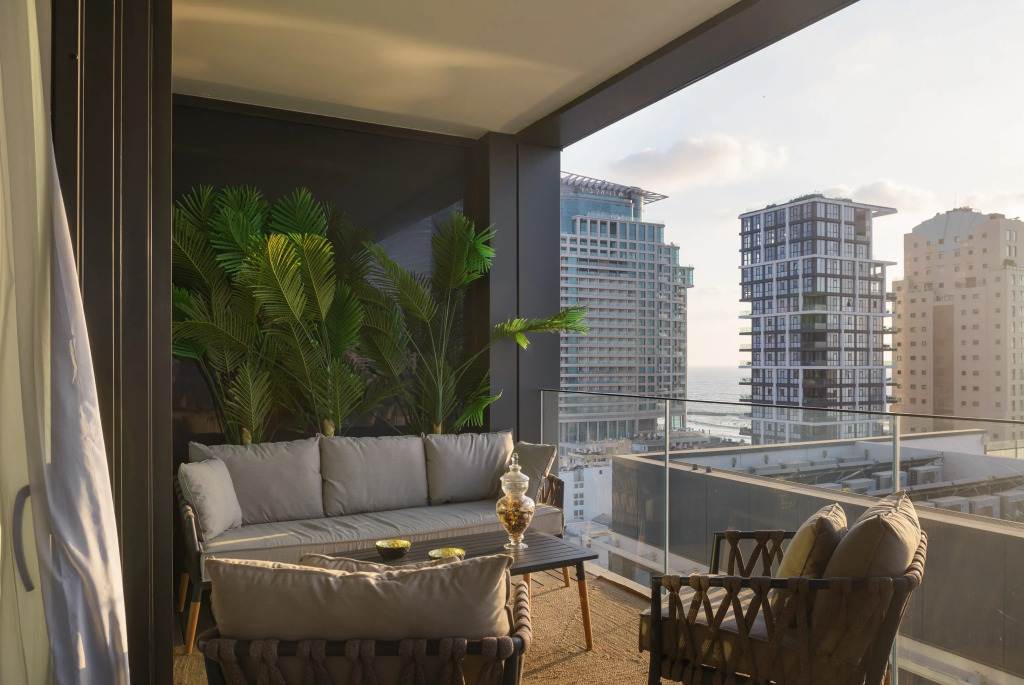 Апартаменты Luxury with Terrace & Sea View by FeelHome