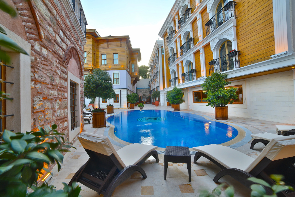 Seven Hills Palace & Spa