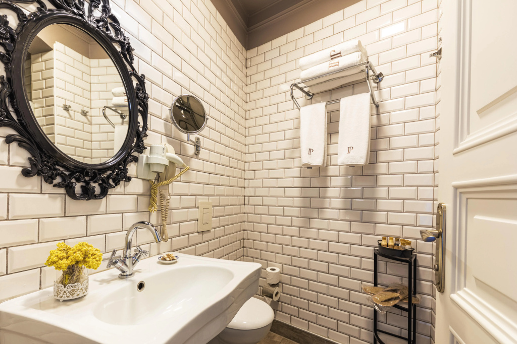 Petros Boutique Hotel