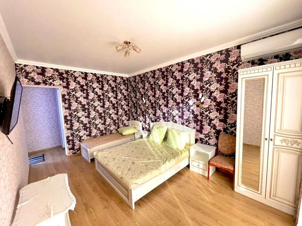 Zhizn Guest House