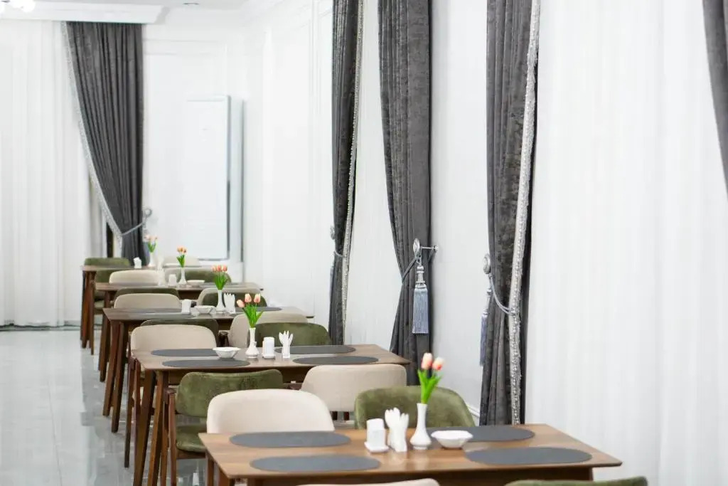 Air Plaza Hotel