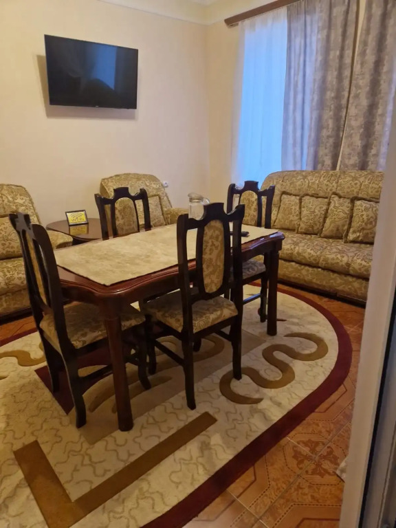 Отель Дина