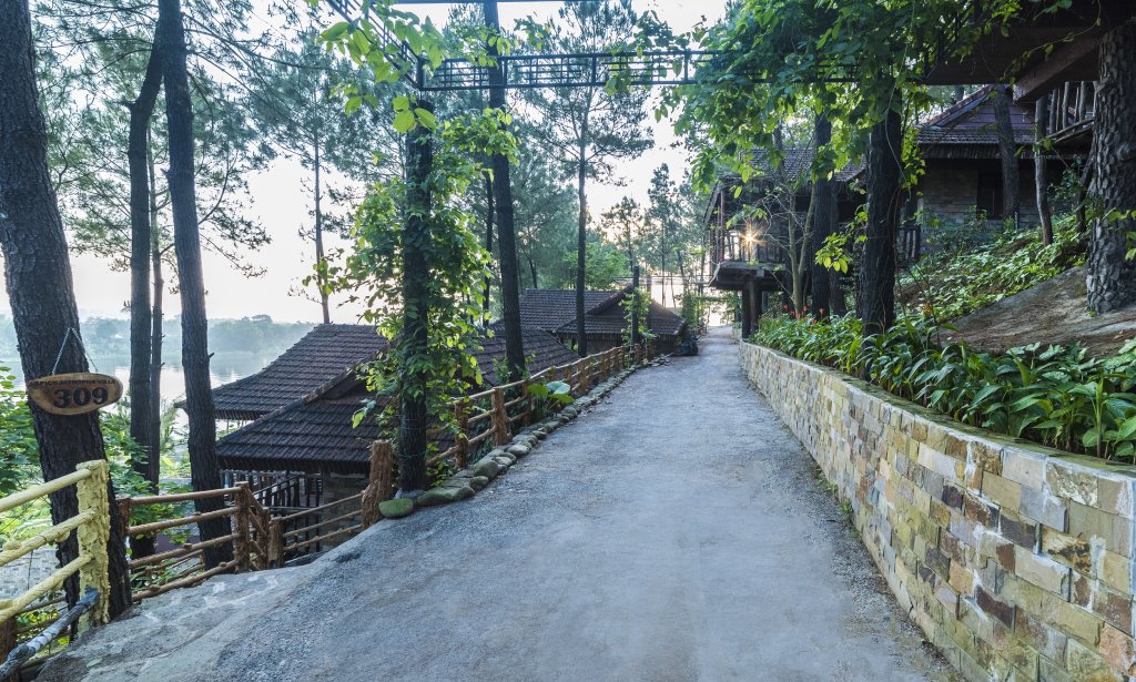 Sankofa Village Hill Resort & Spa, Hue Image 28