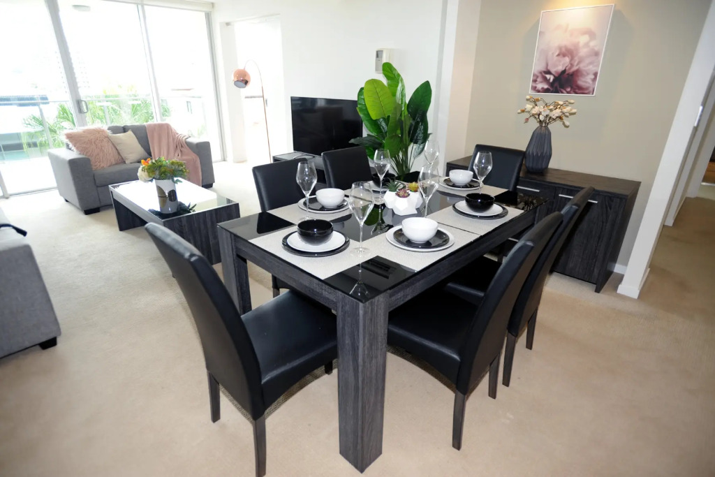 Апартаменты Surfers Paradise Three Bedroom With Pool and Spa Access