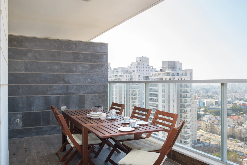 Апартаменты Deluxe & Terrace with City Overview by FeelHome