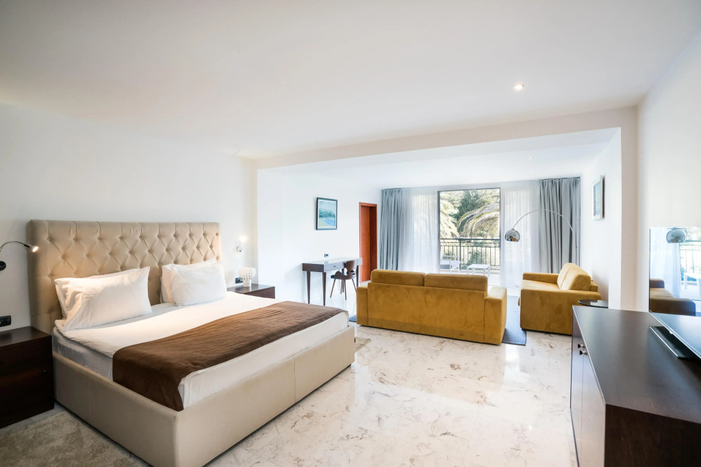Отель Iberostar Waves Bellevue