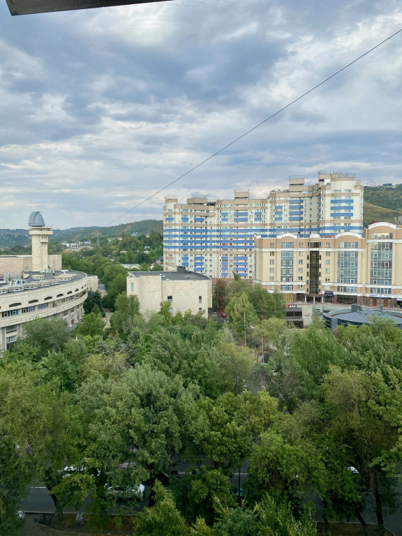 Квартира 3-комнатная Самал-1