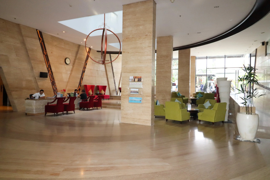 Отель de Vins Sky Hotel Seminyak