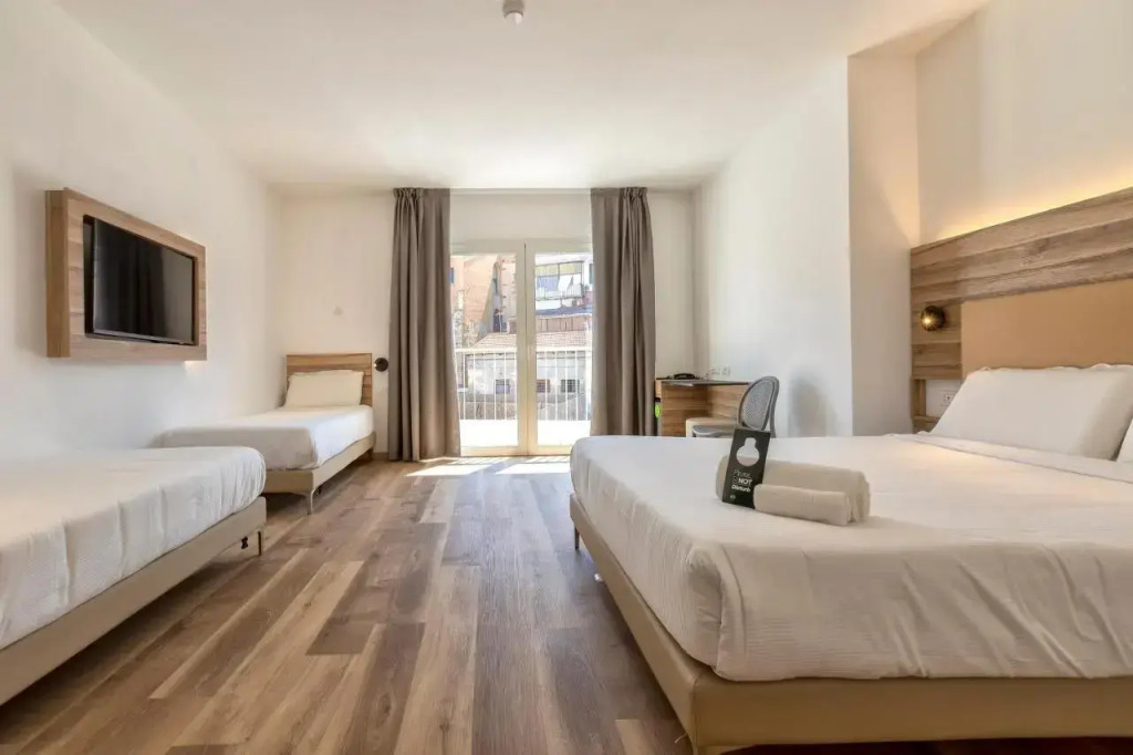 Отель B&B Hotel Sassari