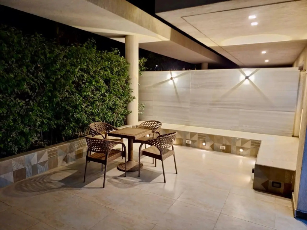 2 Bedroom Apartment With Outdoor Area