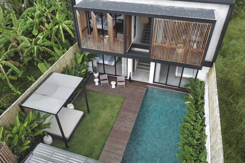 Вилла 4 BR Berawa 5 min walk beach enclosed living room