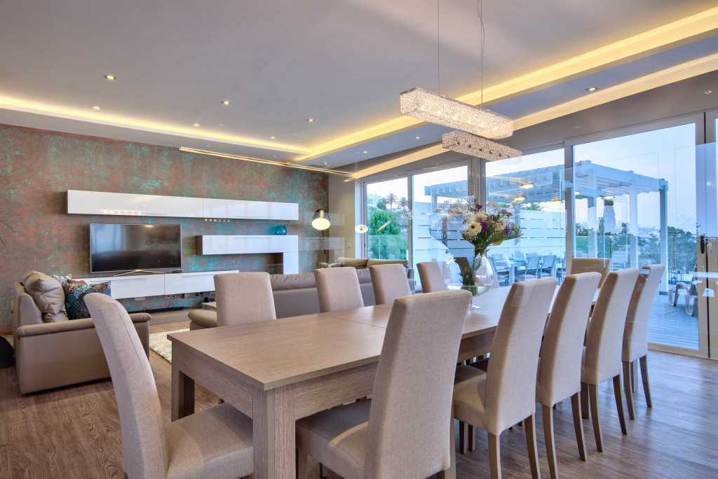 Villa Gaia - Sunset Views, Indoor Heated Pool, Sauna and Games Room