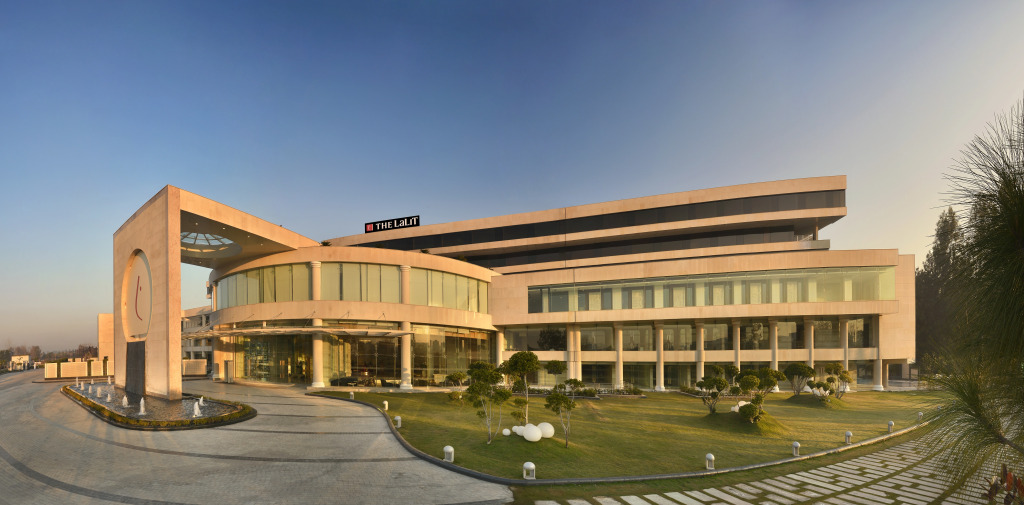 Отель The Lalit Chandigarh