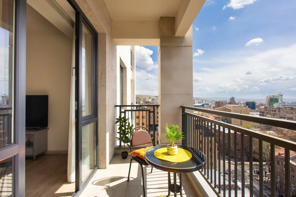 Апартаменты on Koghbatsi Street 16-130