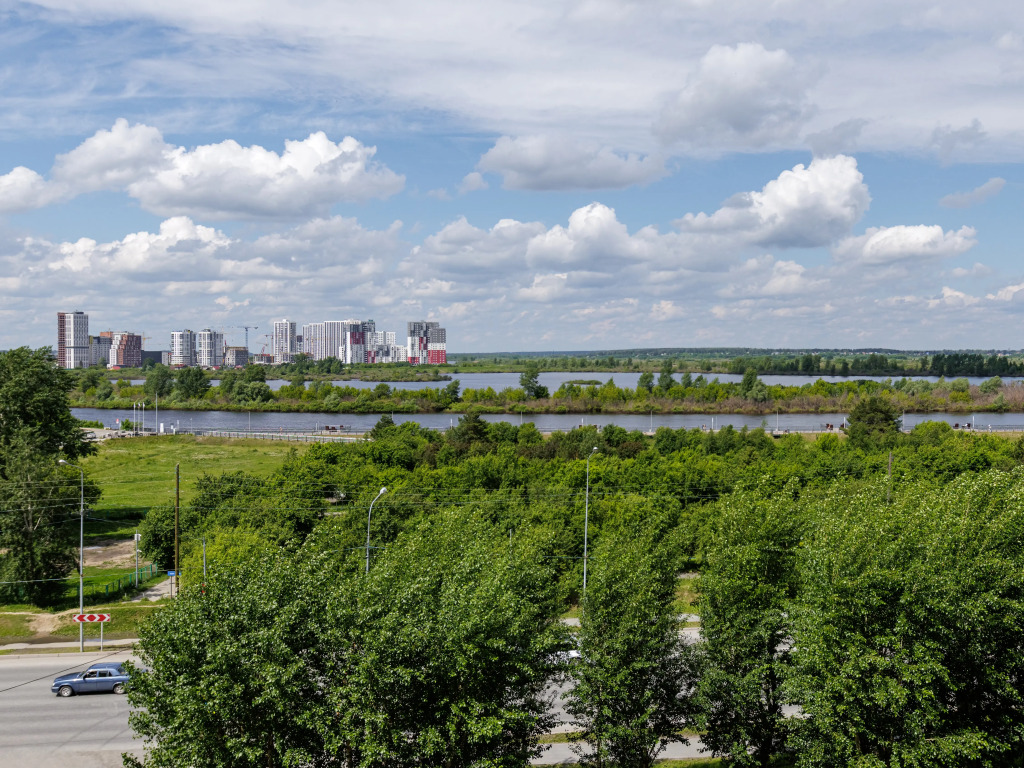 Квартира возле аквапарка с видом на реку