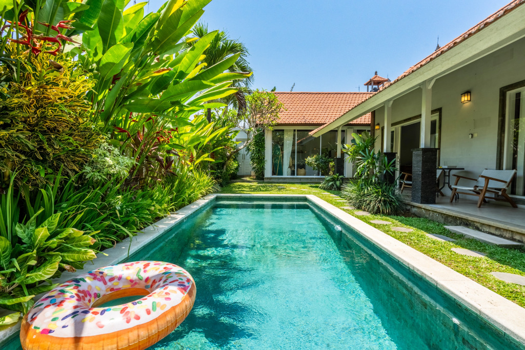 Вилла Jungle Amaranth Canggu - Exclusive 3BR Retreat with Pool, Modern Amenities and Top Location