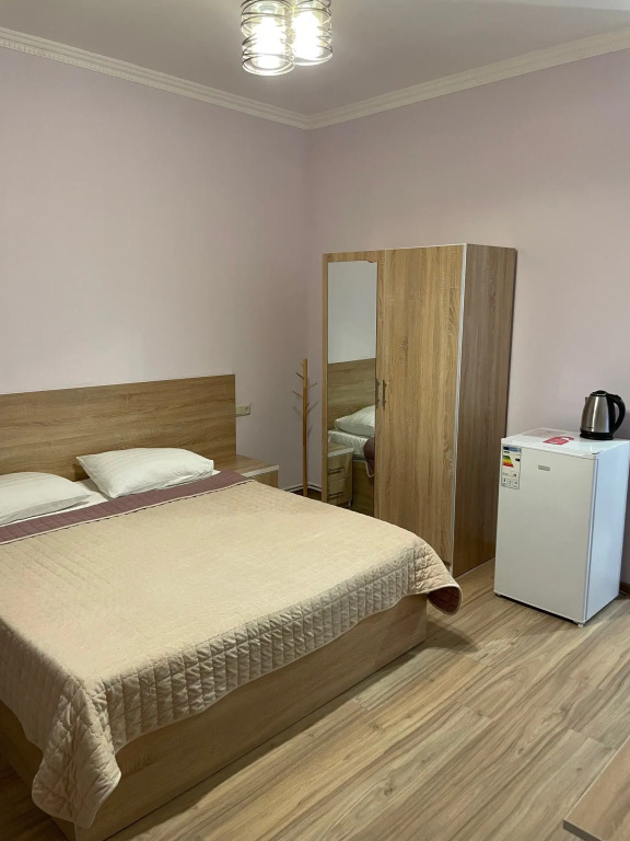 Decca Hotel