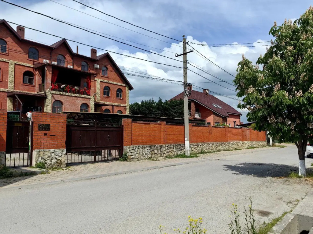 Отель Анна
