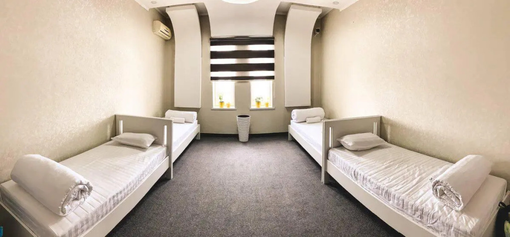 Caravan Hostel