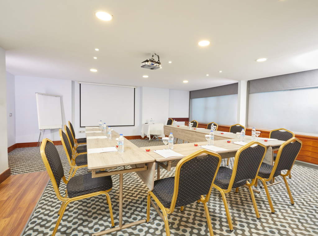Отель Dedeman Istanbul