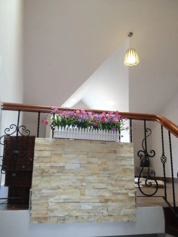 Jolie House