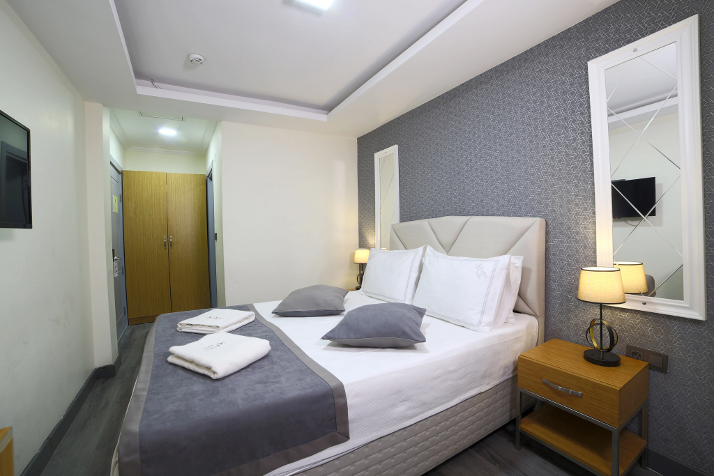 Отель Almina Inn