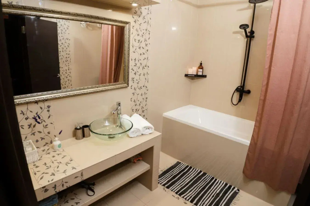 Квартира Двухкомнатная 60 м²