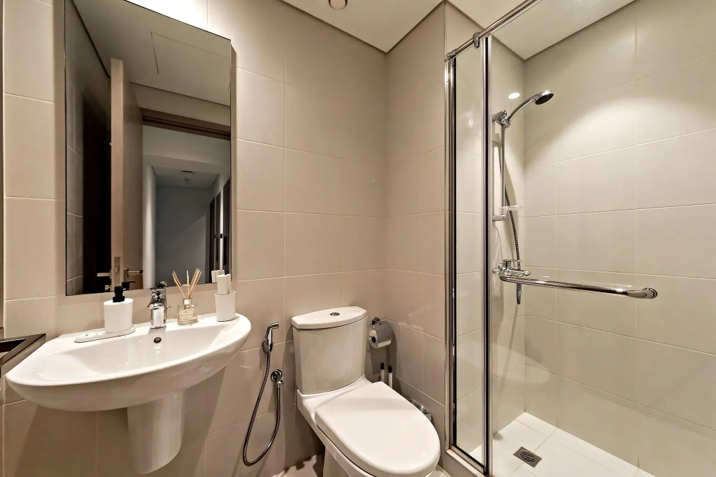 Апартаменты Burj View Stylish 3BR + Maids Room in Act One Tower Downtown