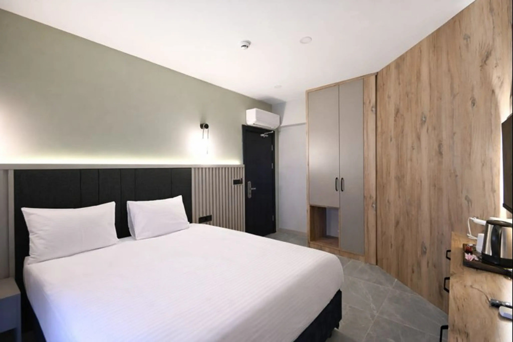 Отель Nas Corner Hotel