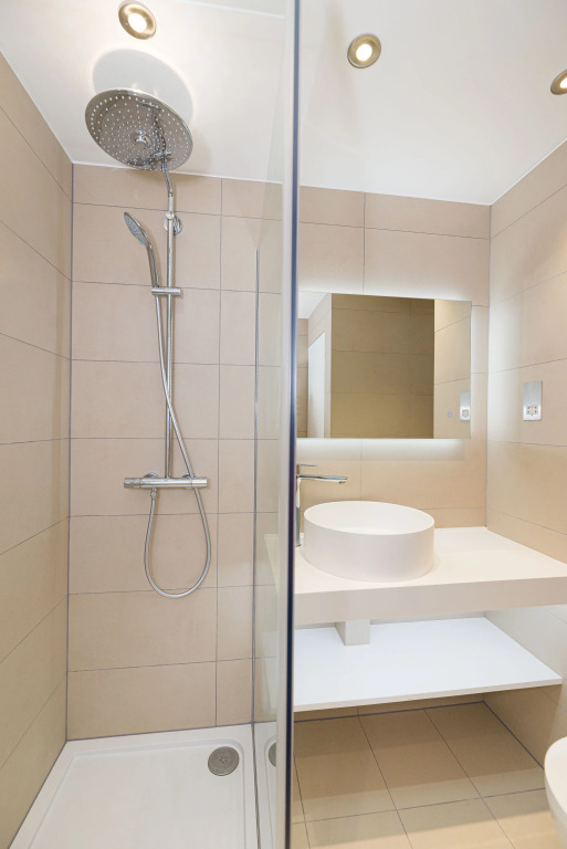 Апартаменты Bright Aircon Apartment Earls Court