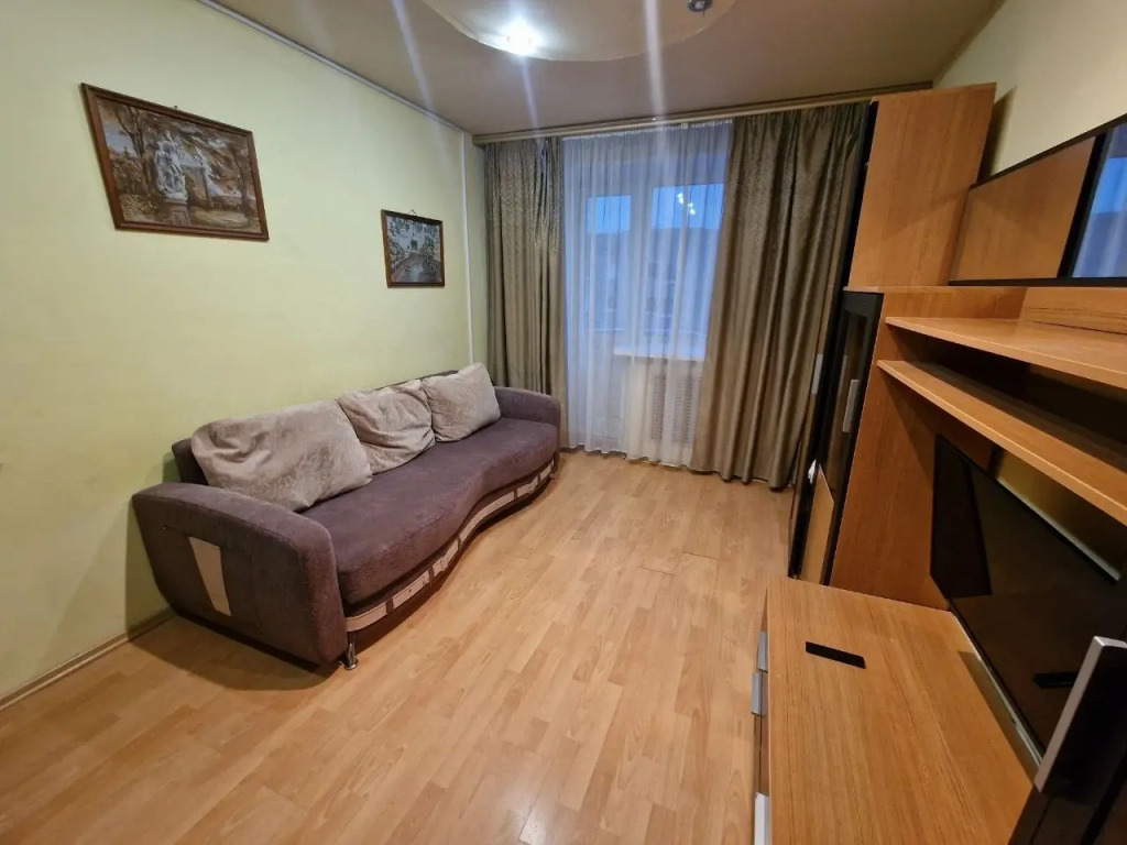 Квартира с Балконом в Спальном Районе