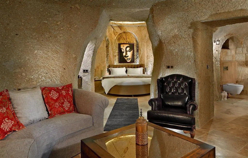 Seraphim Cave Suites & SPA