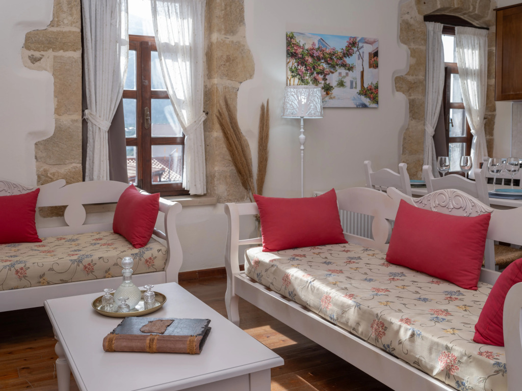 Вилла Arhontiko Arhanes an Authentic Cretan Mansion for 12 Guests