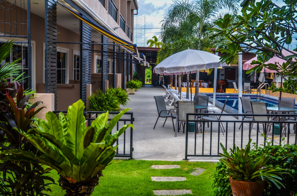 Отель 4 Palms Resort