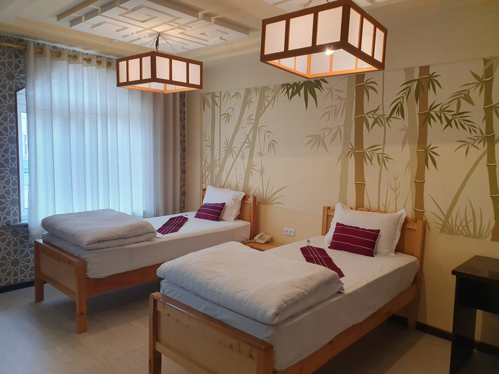 Qamar Hotel