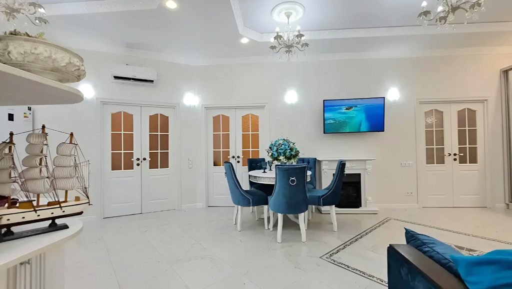 Квартира Royal Apartment на Крымской 22 Четырехкомнатные