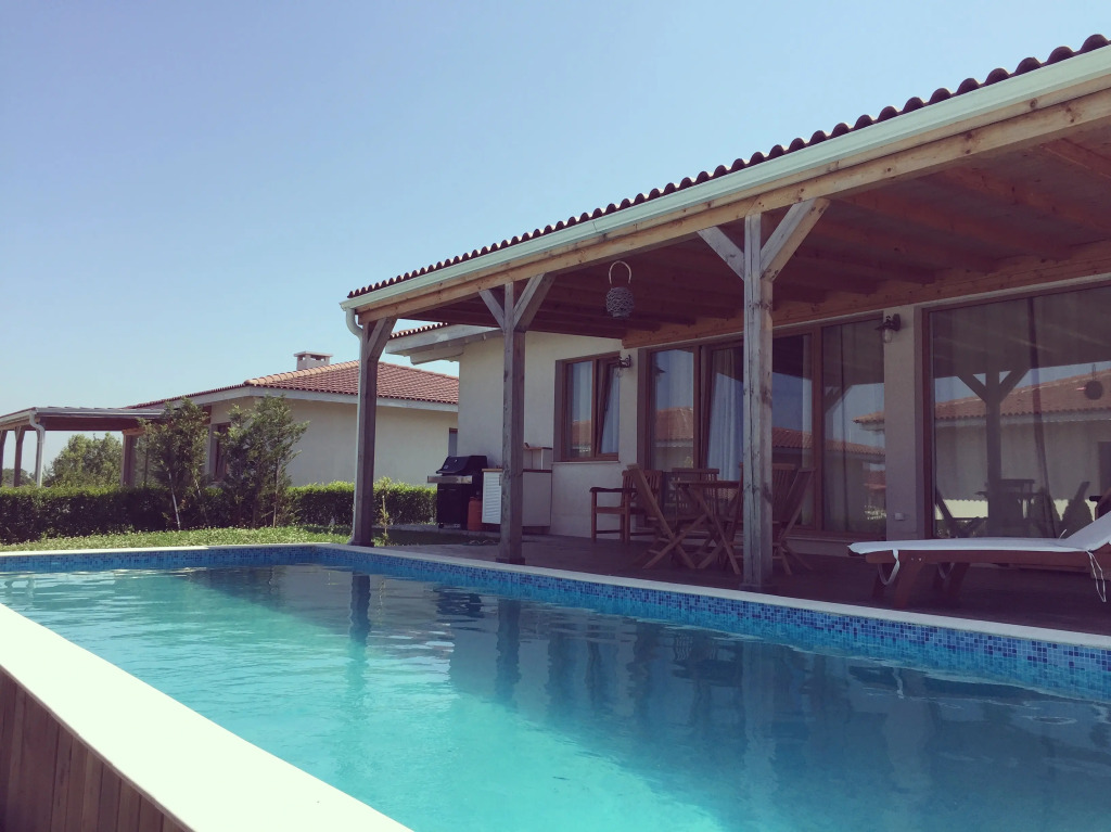Вилла White House Family Villa with a pool 1