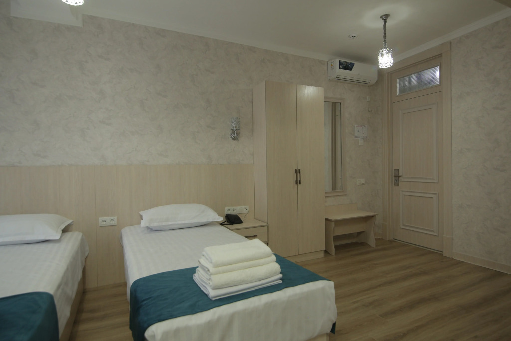 Отель  Mercuri Meridian