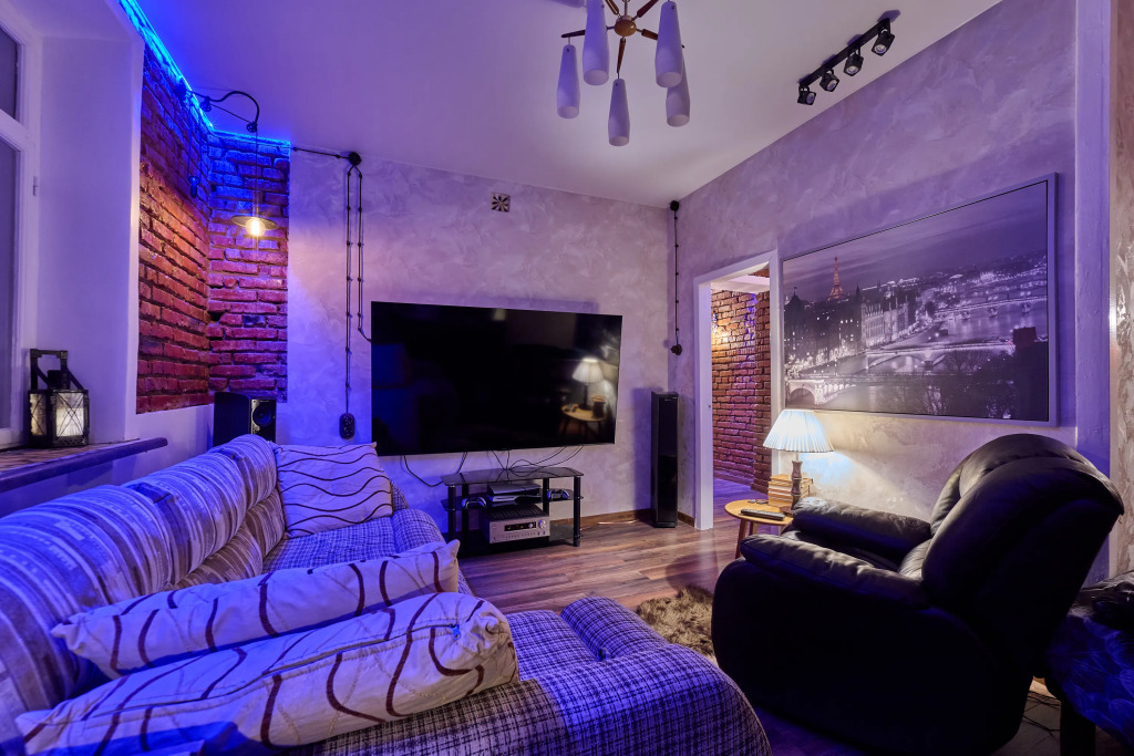 Квартира Vip Опера Ретро антиквариат библиотека и QLED 85 с PS5