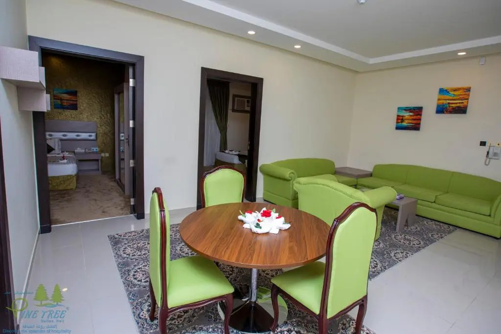 Pinetree Suites Hail