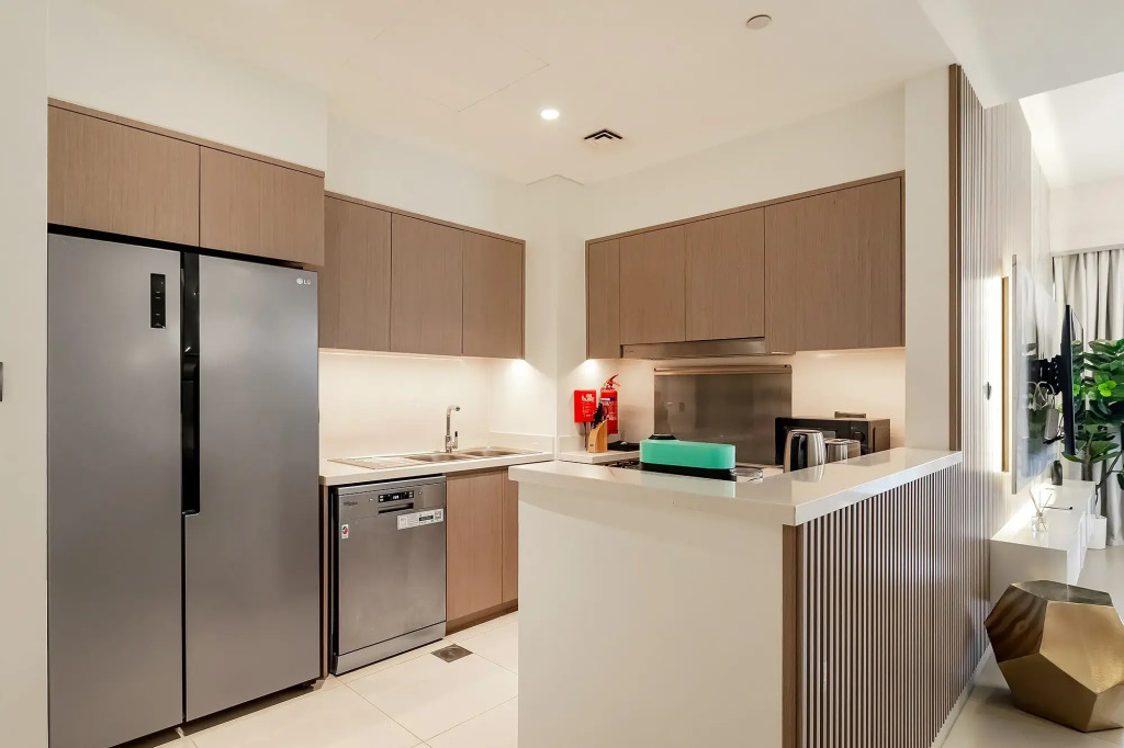 Апартаменты Burj View Stylish 3BR + Maids Room in Act One Tower Downtown
