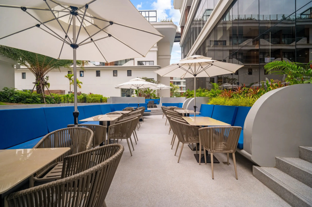 Апартаменты Resort Stylish Beachfront 1-Bedroom E414