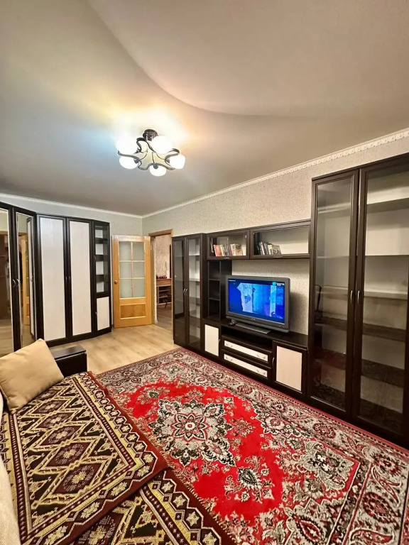 Квартира уютная двухкомнатная семейная квартира. 3 минуты от метро пешком